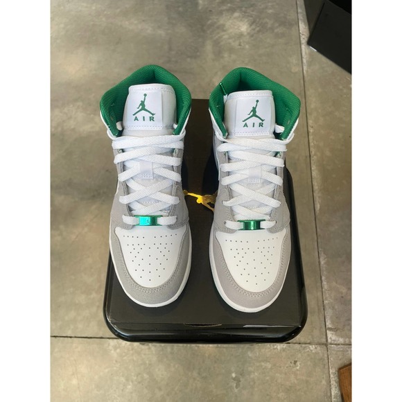 Jordan 1 Mid White Green Grey Sz 5.5 - Picture 2 of 8